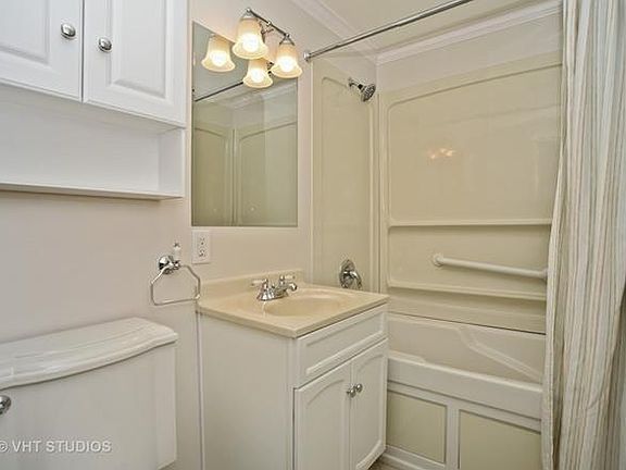 3rd image of 541 Arbor Dr