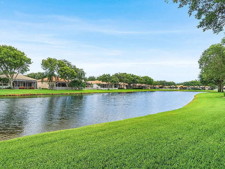 12196 Landrum Way — Photo 33