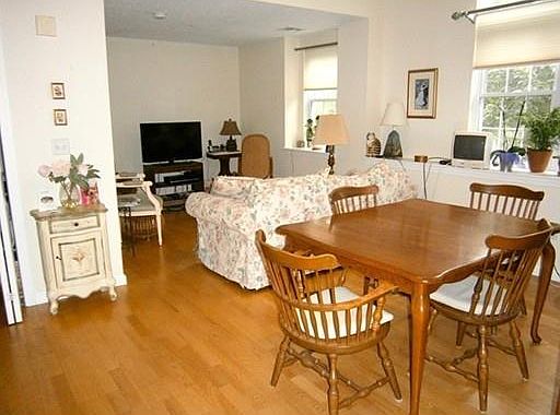 3rd image of 46 Ashford St Unit 16
