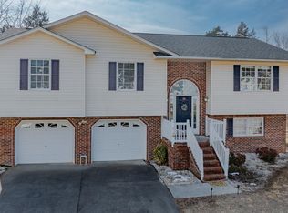 149 Ashley Dr, Mt Carmel, TN 37645