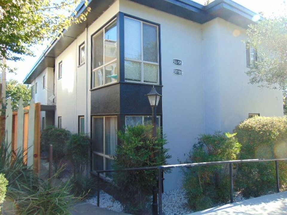 1st image of 515 Richardson St