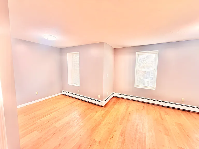 114 Mount Pleasant Ave #3 — Photo 2