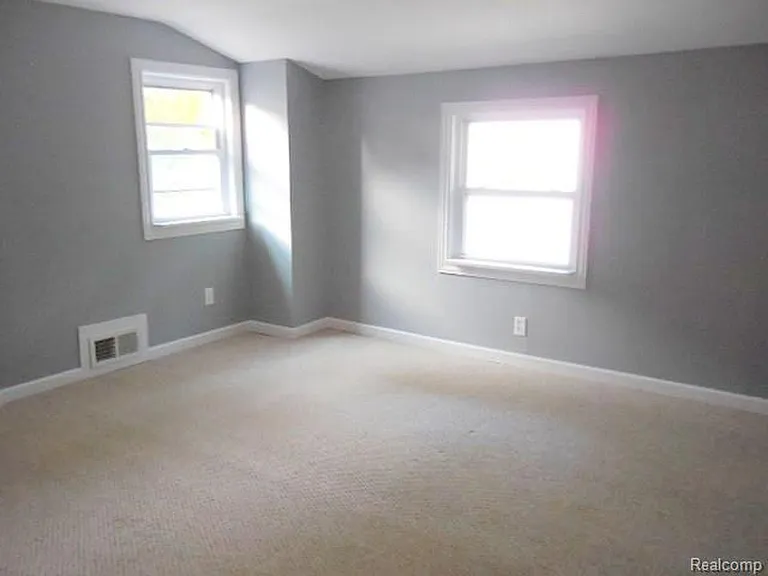 279 Vester St — Photo 11