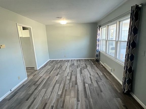 3rd image of 6157 Hillsdale Ave