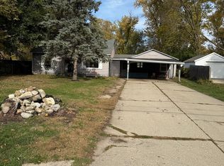 1884 Will James Rd, Rockford, IL 61109