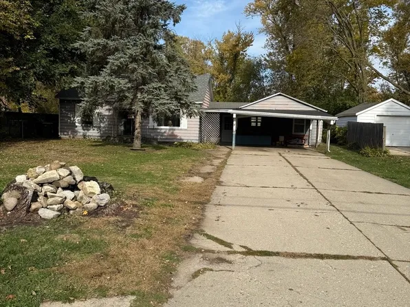 1884 Will James Rd, Rockford, IL 61109