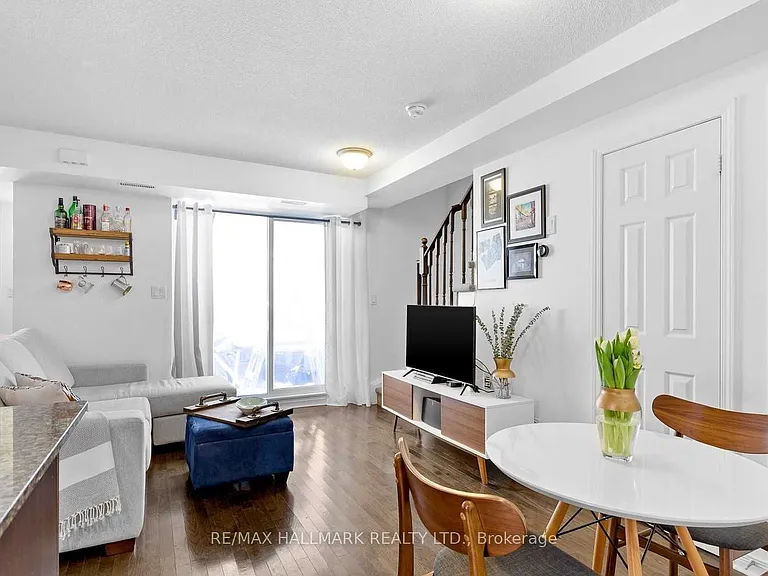 11 Ruttan St #122 — Photo 1
