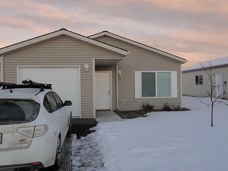 102 Empire Loop — Photo 9