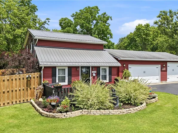 16728 Parkview Ave, Lake Milton, OH 44429