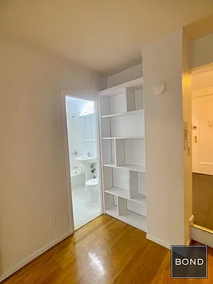 Rented by Bond New York | media 9