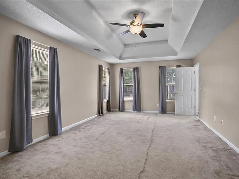 2224 Eagles Nest Cir — Photo 30