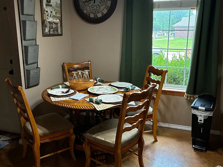 208 S Pleasant Oaks St — Photo 42