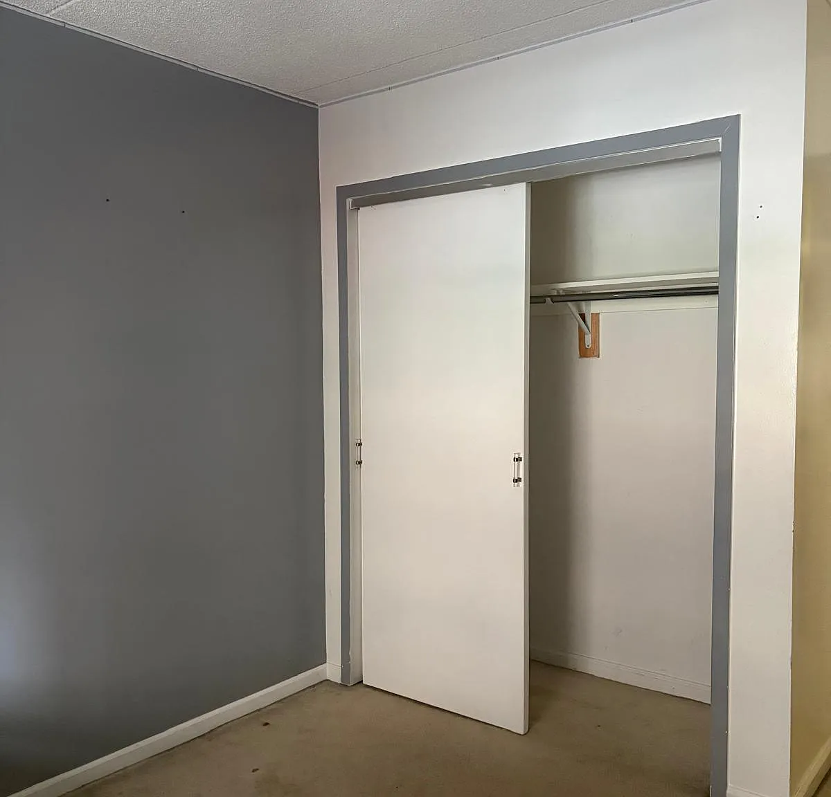3 bed, $1,000 — Photo 2