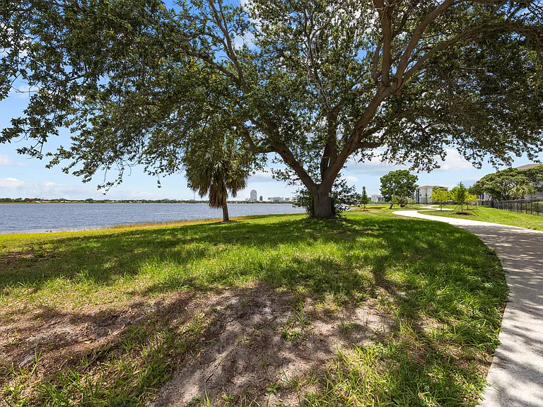 470 Executive Center Dr #5B — Photo 19