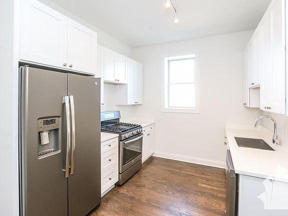 3rd image of 1340 W Wrightwood Ave #32636
