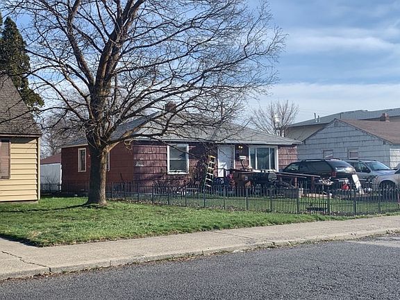 3rd image of 2217 E Rockwell Ave