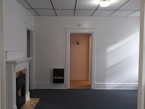 3rd image of 1588 Lee St E