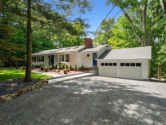 2nd image of 222 Croton Ave