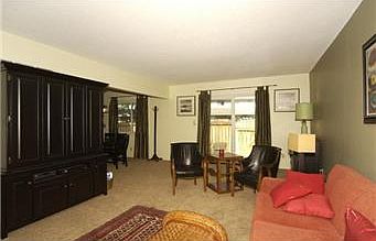 Charming 2 story duplex.