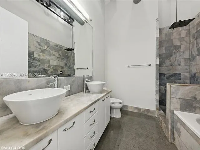 434 NW 1st Ave #302 — Photo 12