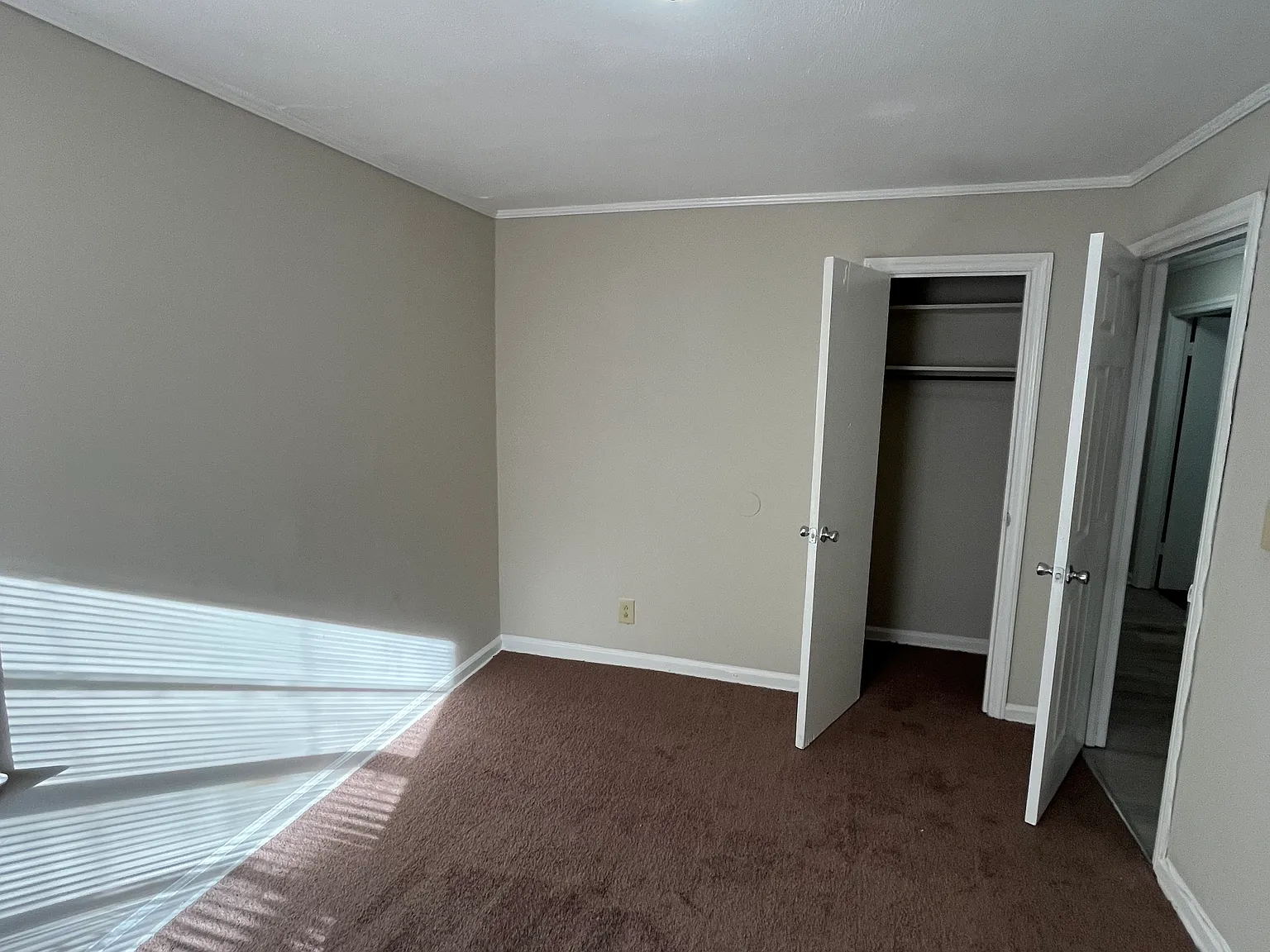3 bed, 936 sqft, $875 — Photo 4