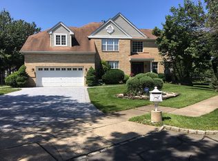 16 Hampshire Pl, Monroe Township, NJ 08831
