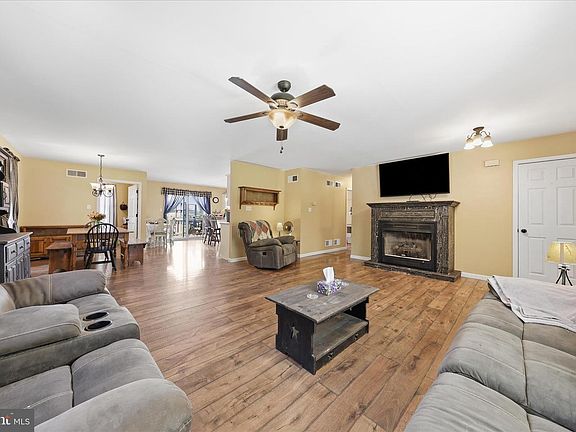 4th image of 279 Garland Rd