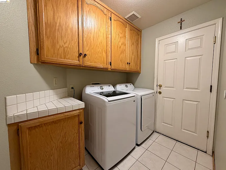 7 Goldmeadow Ct — Photo 10