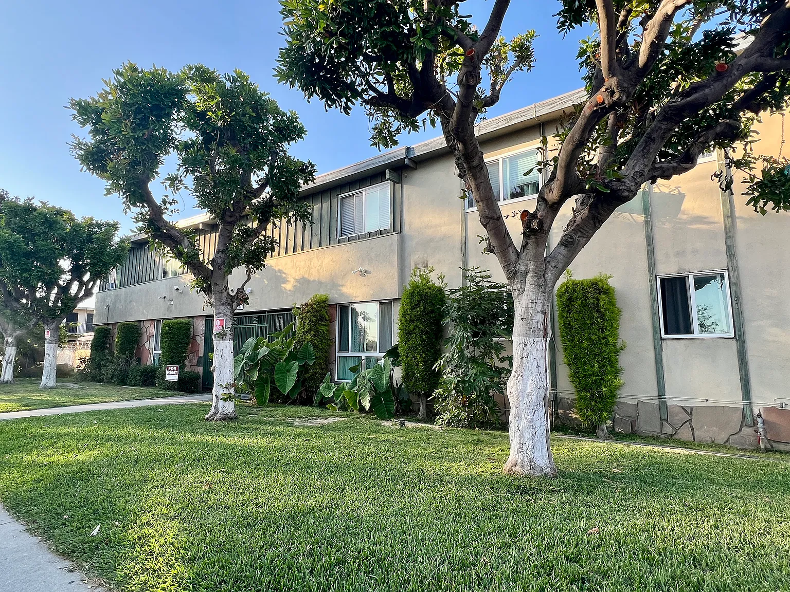 2 bed, $2,150 — Photo 1