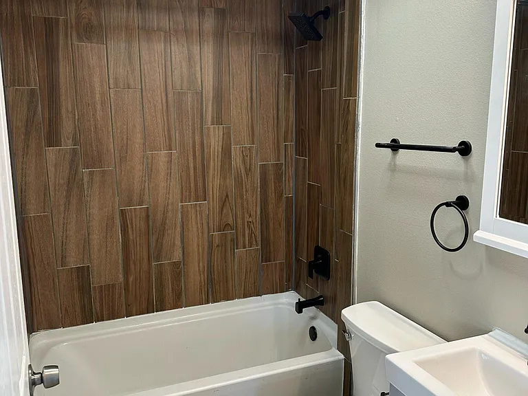 2525 Irvine Ave NW — Photo 14