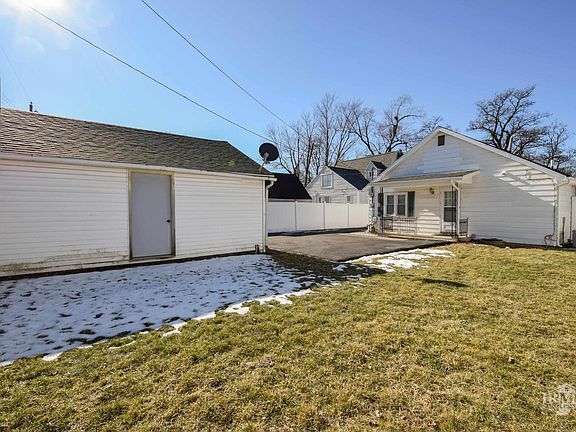 3rd image of 2204 N Ball Ave