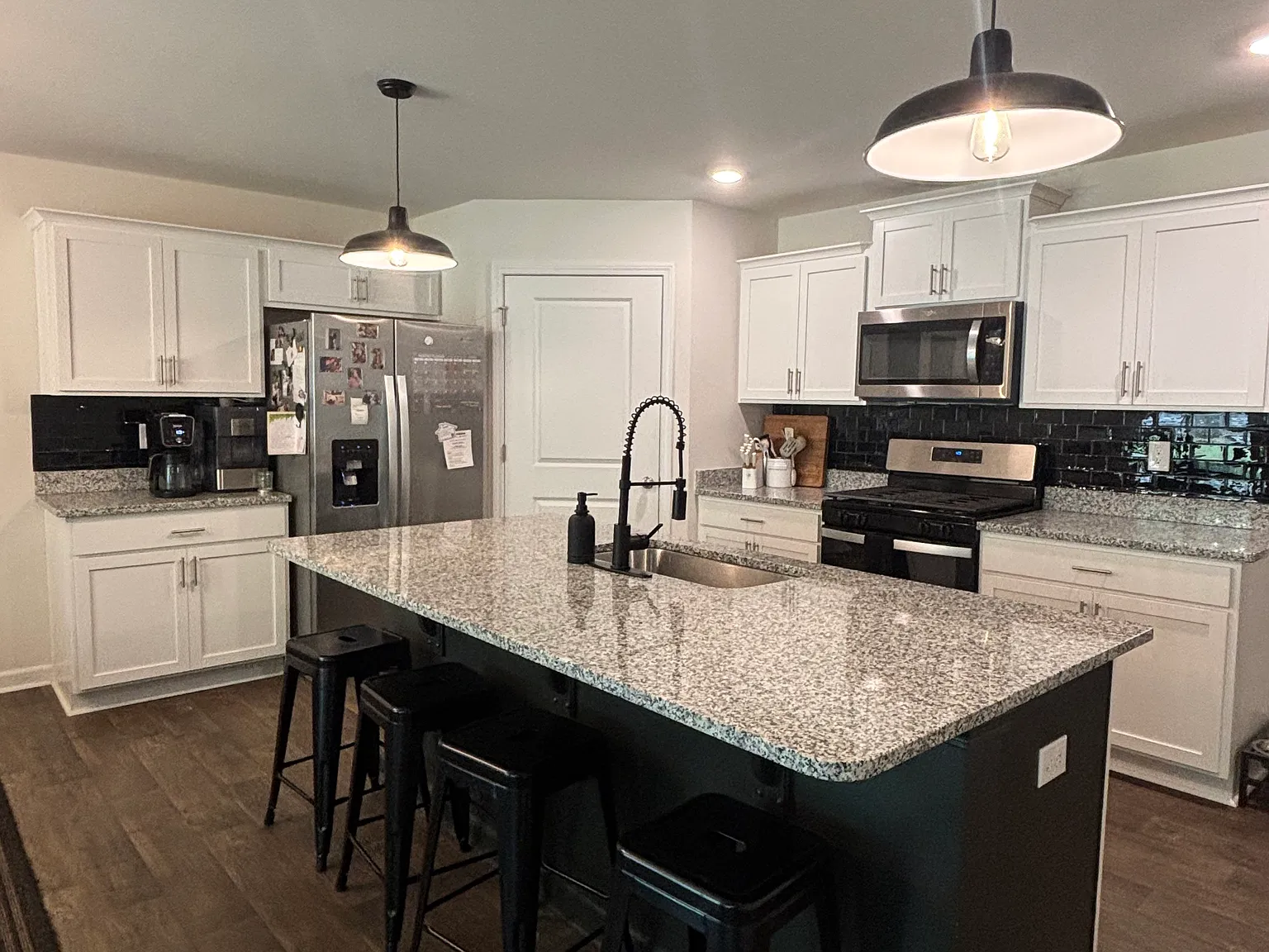 4 bed, 1772 sqft, $2,100 — Photo 3