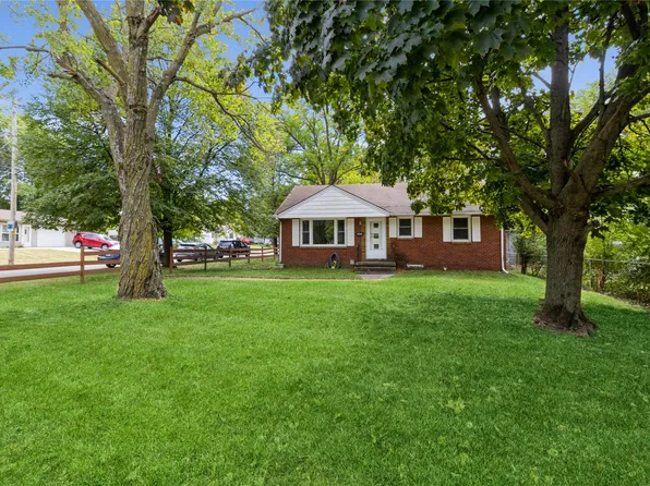 6000 Hickman Rd, Des Moines, IA 50322