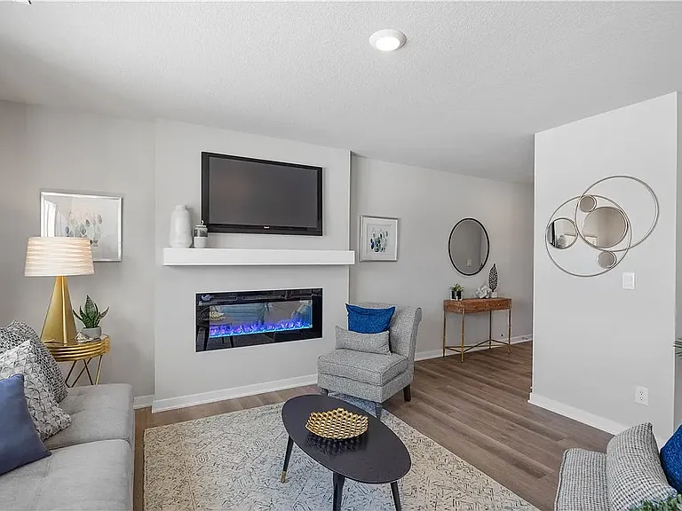 305 Juniper Dr — Photo 7