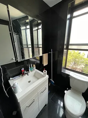 Rented by Bond New York | media 28