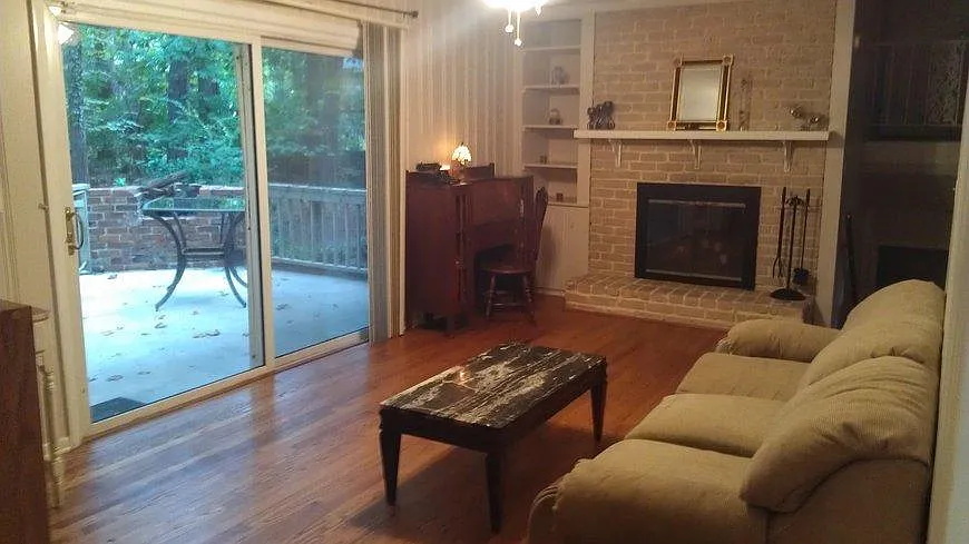 2030 Cliff Valley Way NE — Photo 2