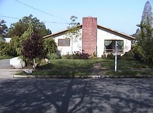 1016 NE 8th St, Grants Pass, OR 97526