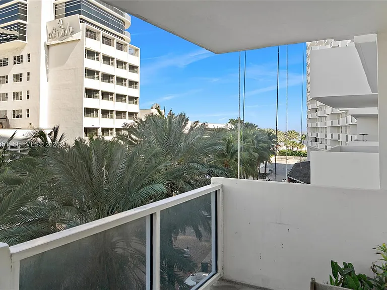 100 Lincoln Rd #410 — Photo 4