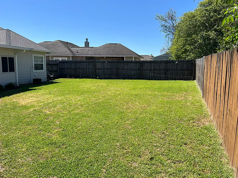 18548 Lake Camellia Ave — Photo 25