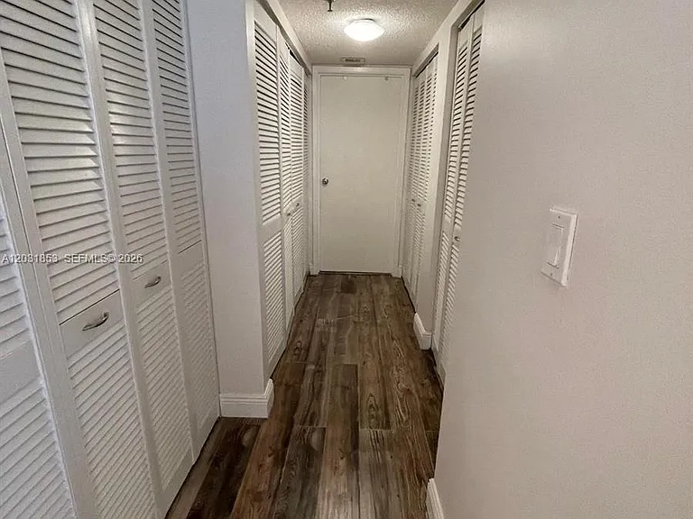 2625 Collins Ave #502 — Photo 7