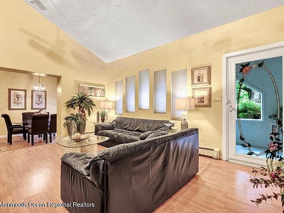 5th image of 92 Sunset Ave