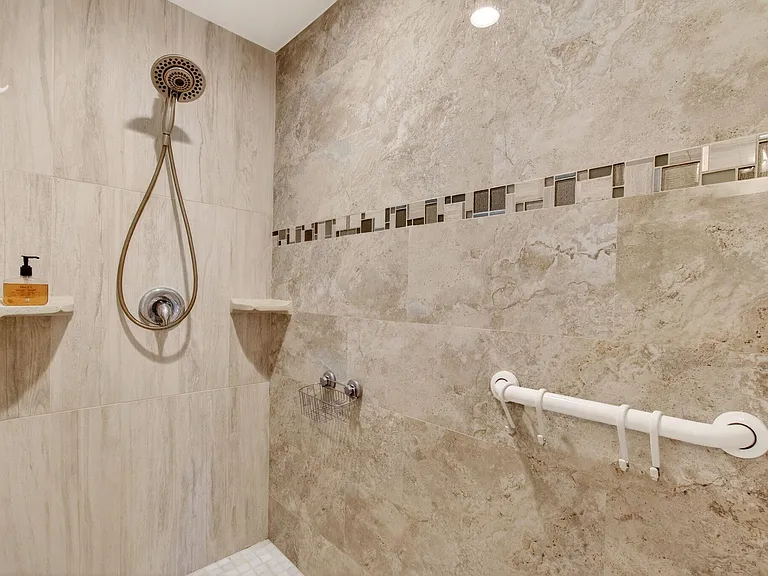 2034 NW 52nd St — Photo 27