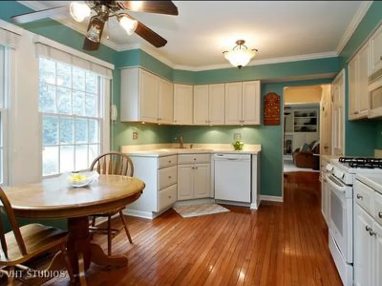 301 W Golf Rd — Photo 4