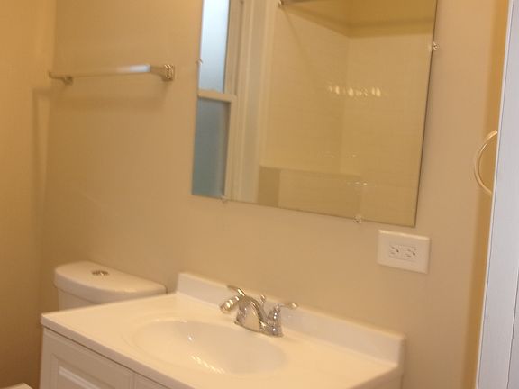 4th image of 8910 S Hermitage Ave #1
