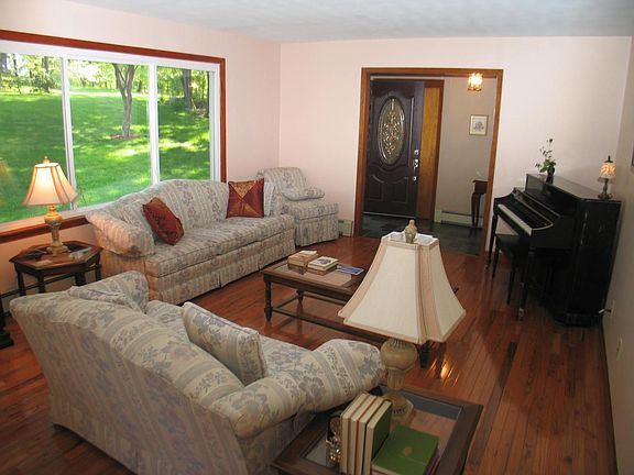 3rd image of 22 Fairmount Dr