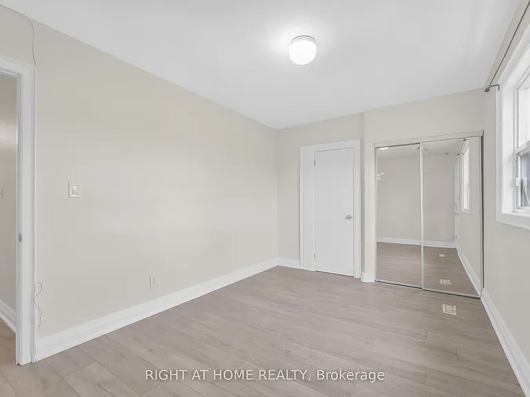 1698A Eglinton Ave W — Photo 18