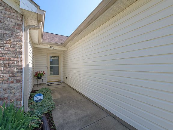 2nd image of 620 Bush Dr