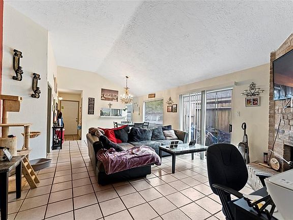 3rd image of 5109 Beaverhill Dr