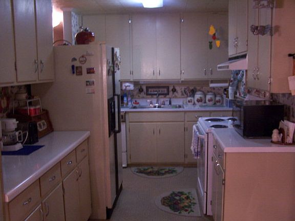 3rd image of 110 Nancy Ross Dr