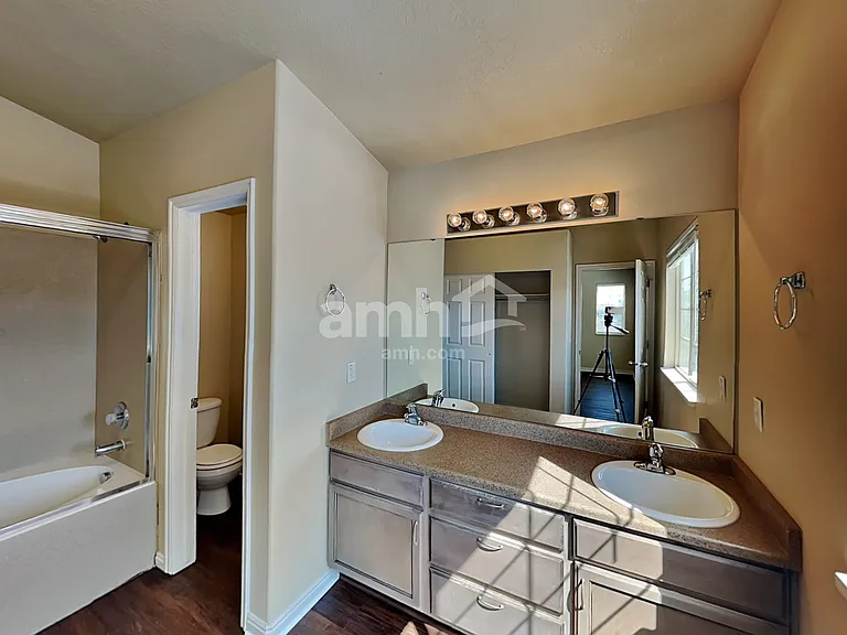 2204 N 1960 W — Photo 10